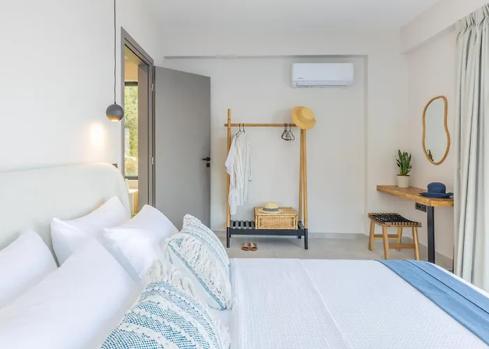 Atheras - Lassu Retreat