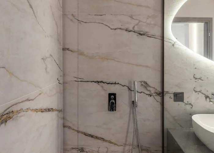 Atheras - Lassu Retreat Zola