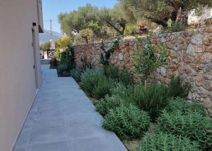 Atheras - Lassu Retreat