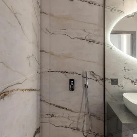 Atheras - Lassu Retreat Zola